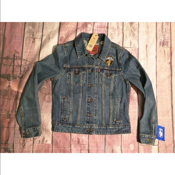 LEVI'S Jean Denim Wine Trucker Jacket - Picture 2 of 6